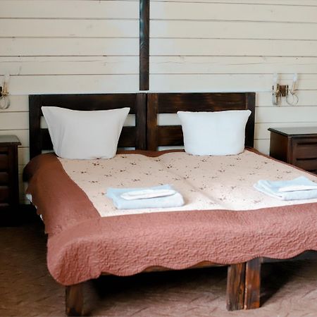 Orlyne Gnizdo Hotel Chernivtsi Ngoại thất bức ảnh