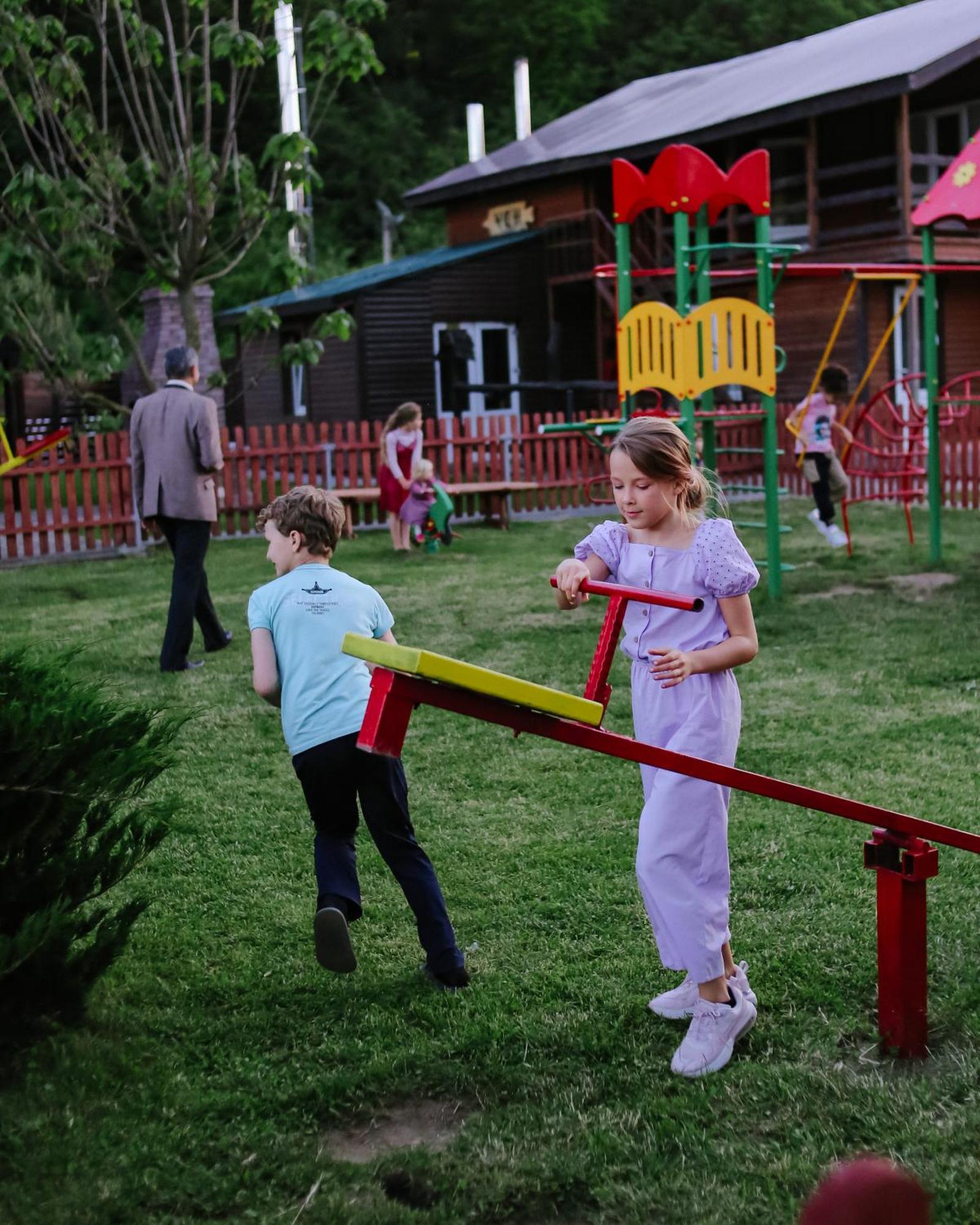Orlyne Gnizdo Hotel Chernivtsi Ngoại thất bức ảnh