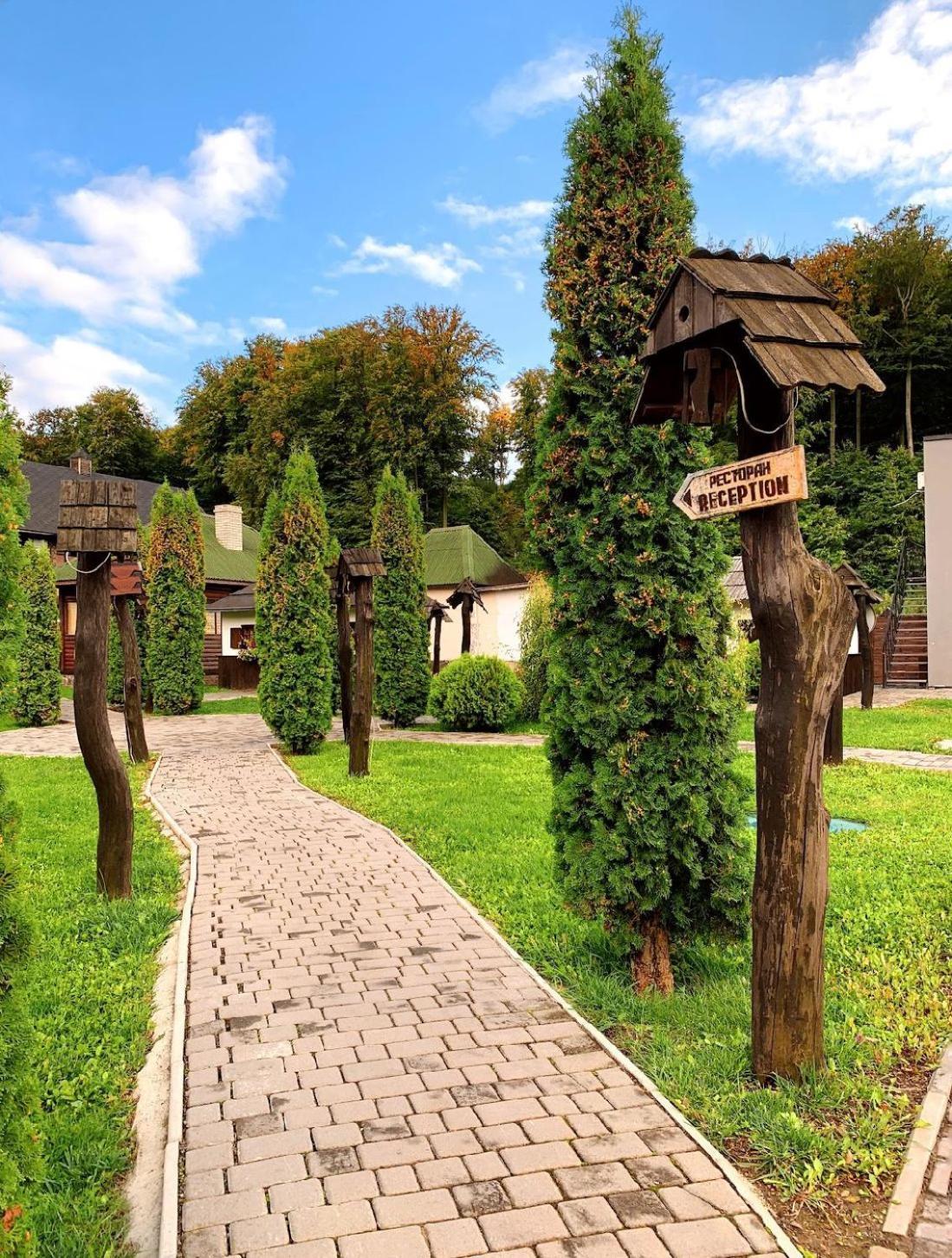 Orlyne Gnizdo Hotel Chernivtsi Ngoại thất bức ảnh