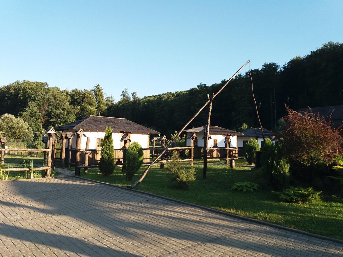 Orlyne Gnizdo Hotel Chernivtsi Ngoại thất bức ảnh